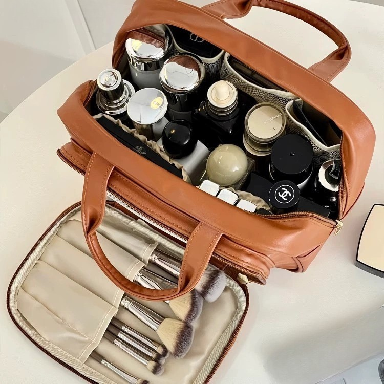 Sminkväska med borsthållare – Rymlig necessär med smart förvaring