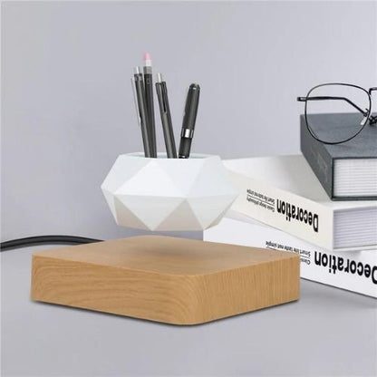 Schwebender Blumentopf