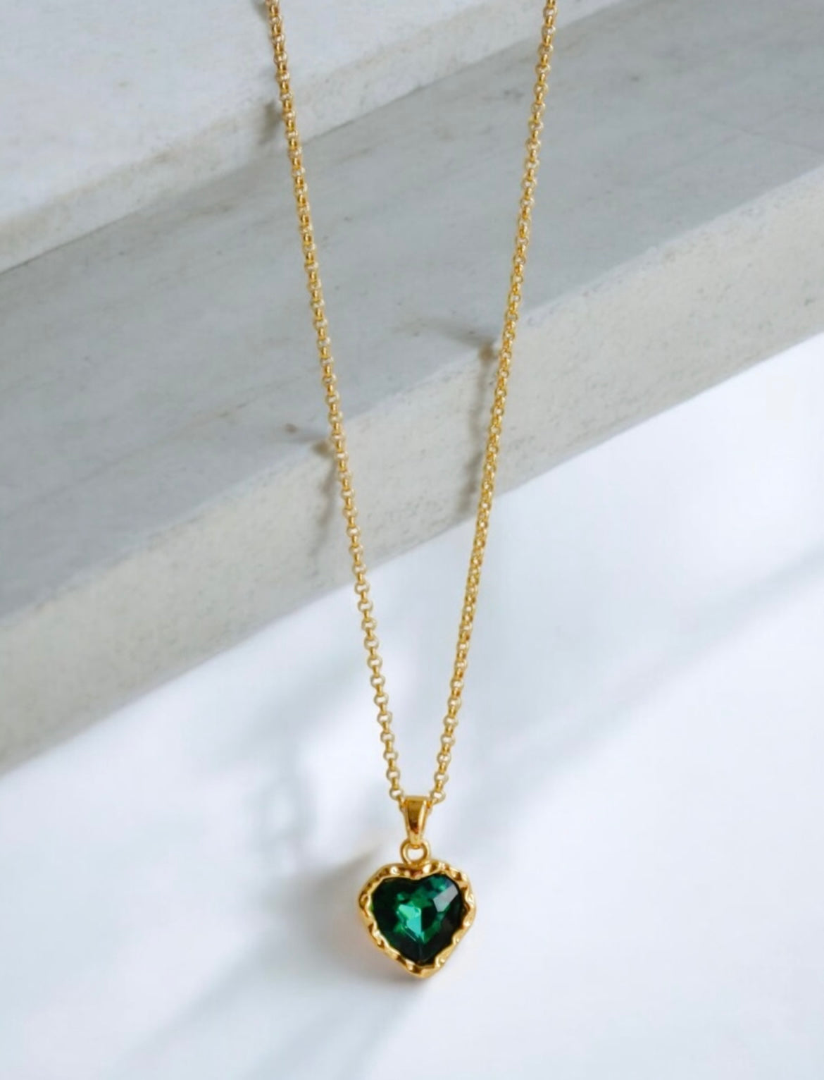 Ariel green heart halsband