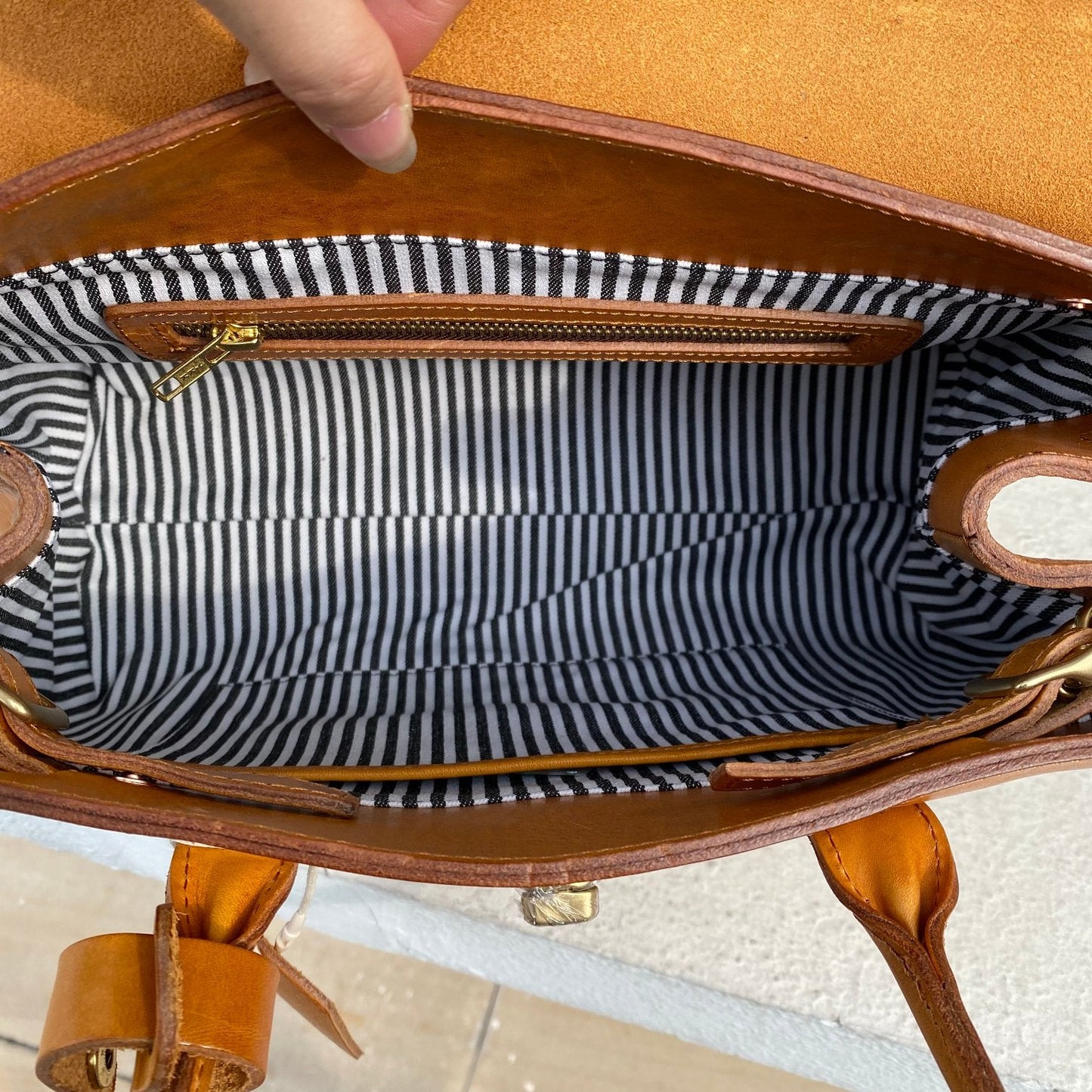 Klassisk Bayswater Handväska – Elegant, Rymlig & Tidlös Design