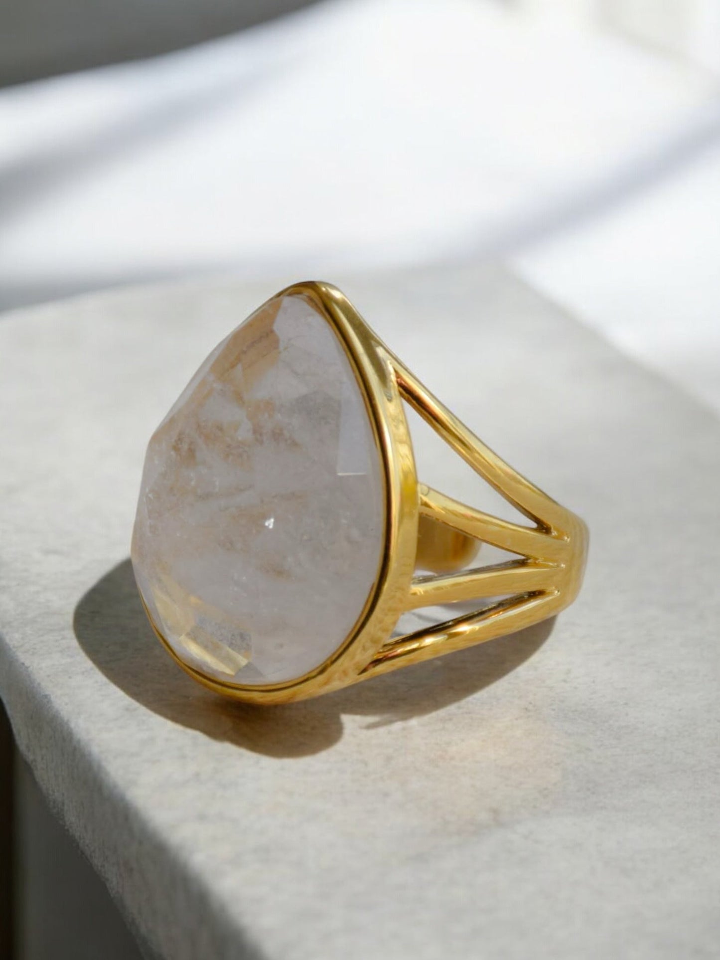 Clear quartz beauty ring