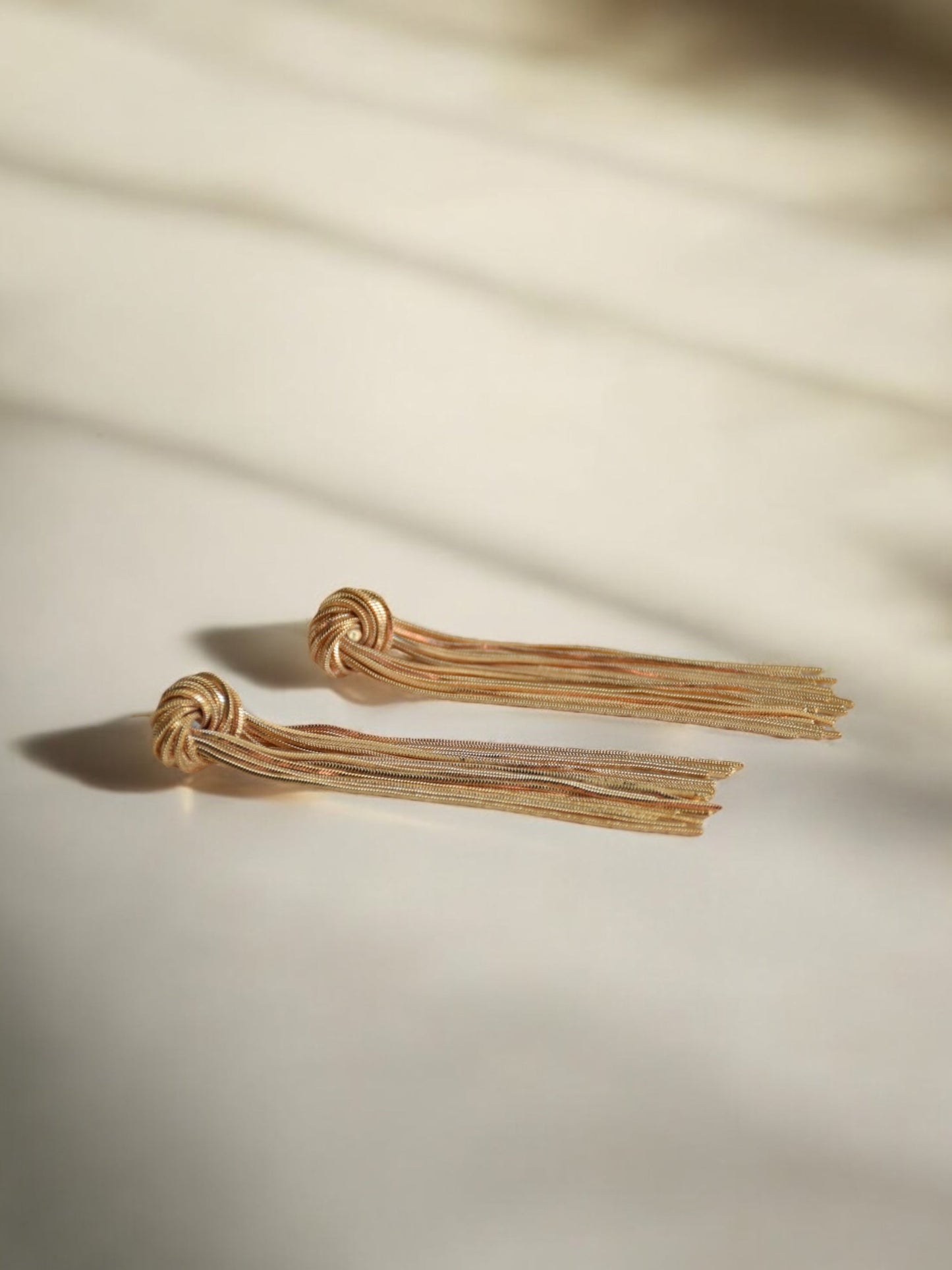 The Victoria earrings gold