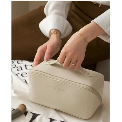 Necessär Compact – Lyxig Design & Smart Förvaring