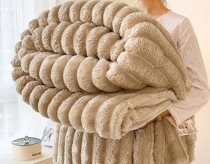 RÄFFLAD - Överkast