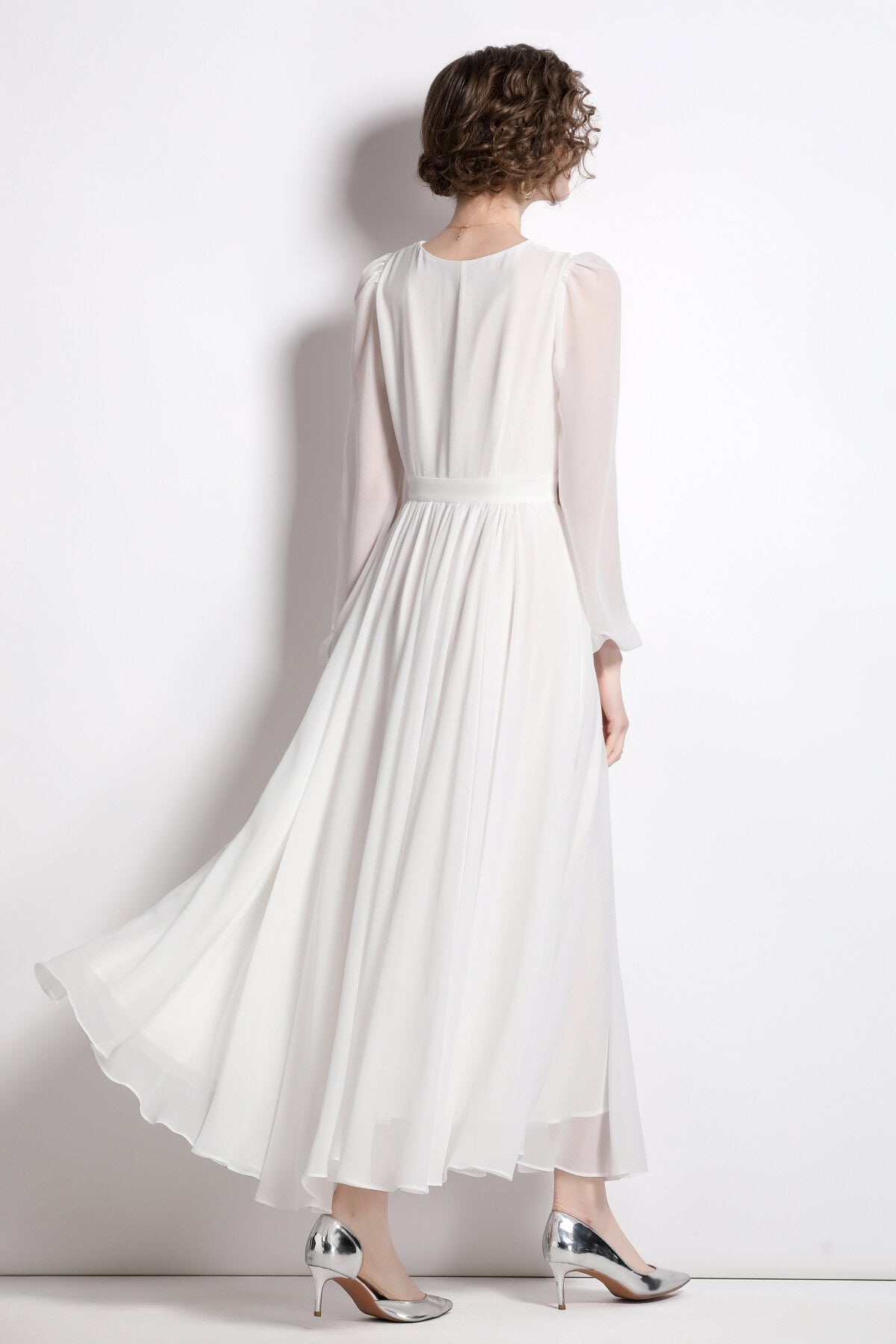 Dreamy White Long Sleeve V Neck Maxi Dress-3