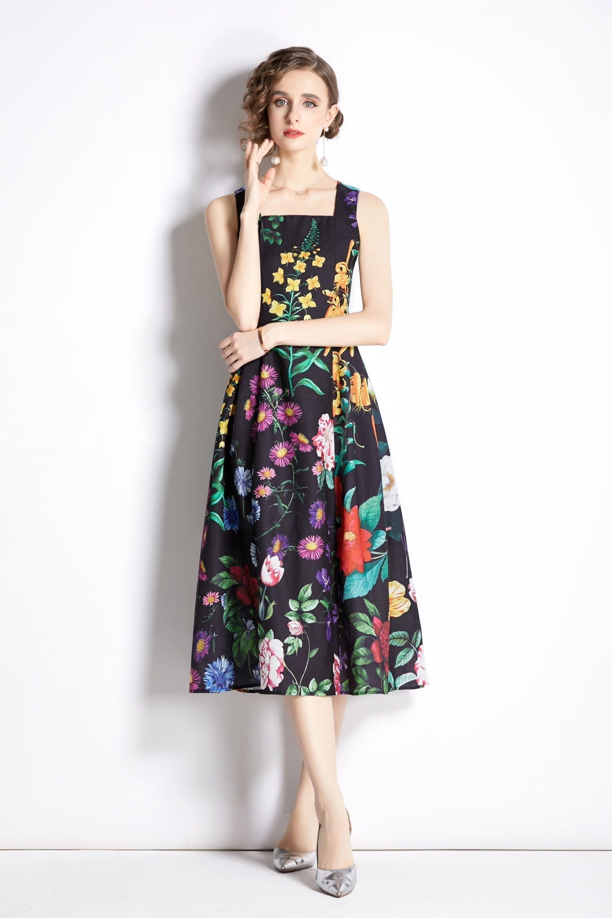 French Vintage Floral Black High Waist Spaghetti Strap Dress-2