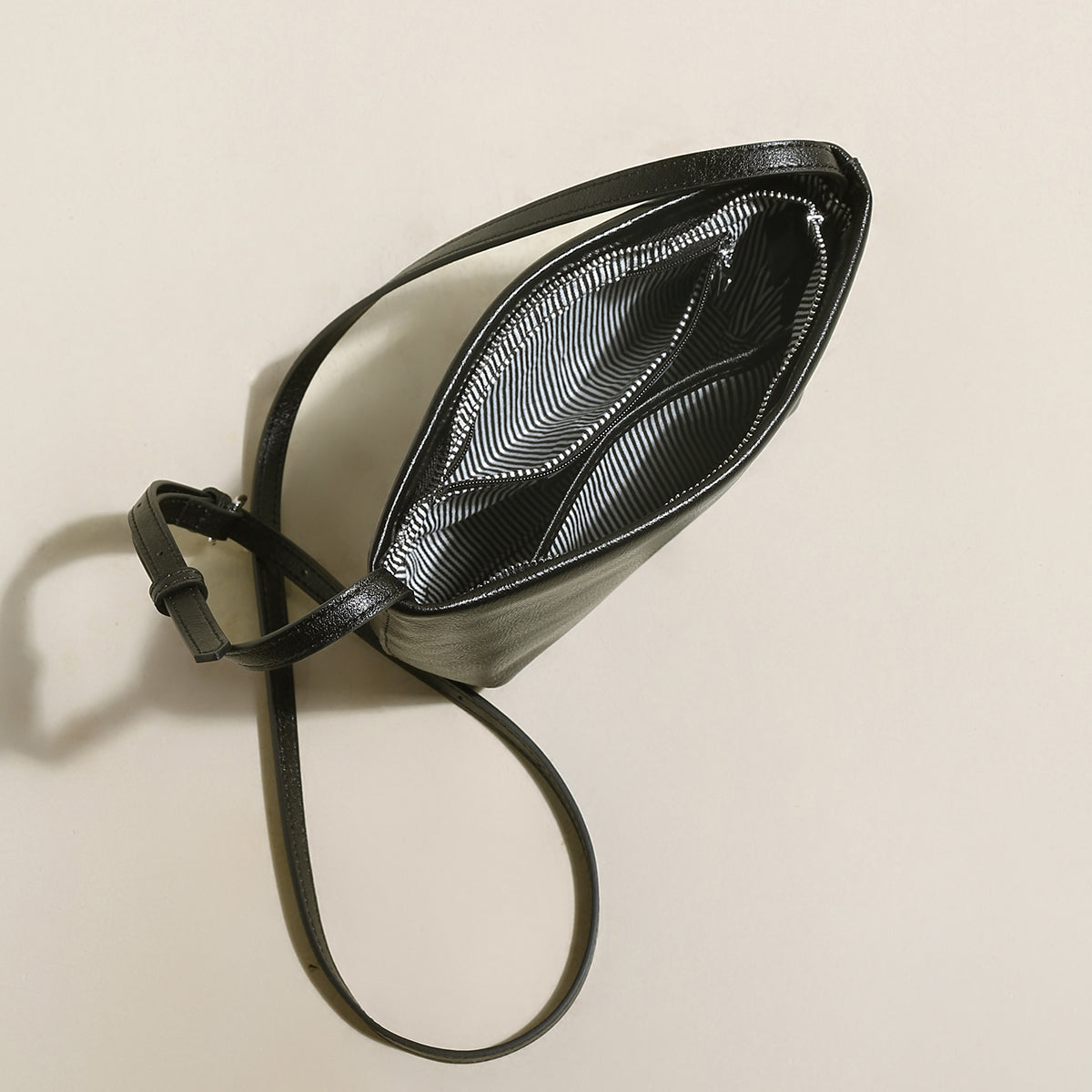 Nora Daily Leather Bucket Bag-2