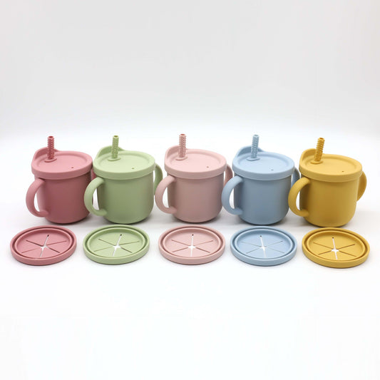 Baby-Trinkbecher aus Silikon mit Tropf- und Verschüttschutz, binaurales Lernen 